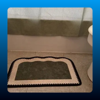 Green Scalloped Bath Mat