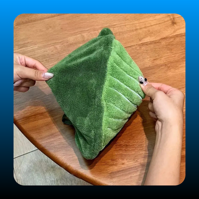 2-Piece Creative Coral Fleece Leaf Hand Towels