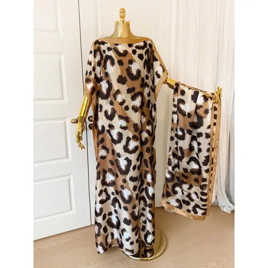 Women's Colorblock Print Long Length Relaxed Fit Scarf-Poncho Set